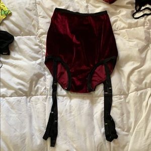 SOLSTICE INTIMATES GARTER BOTTOMS